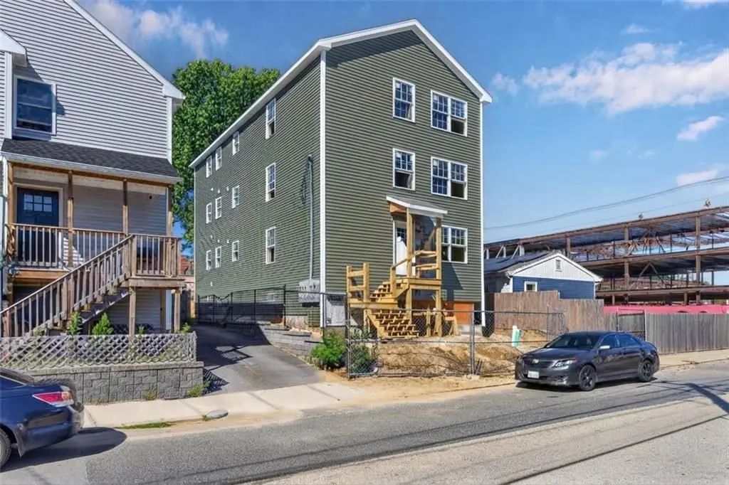 141 Ocean St, Providence