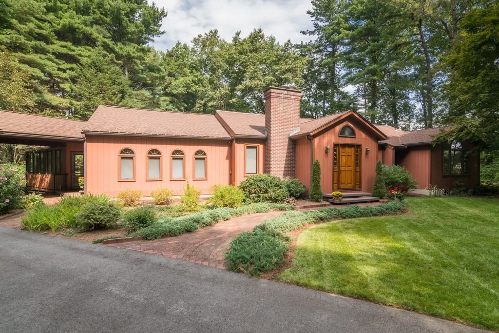 83 Long Plain Rd, Whately