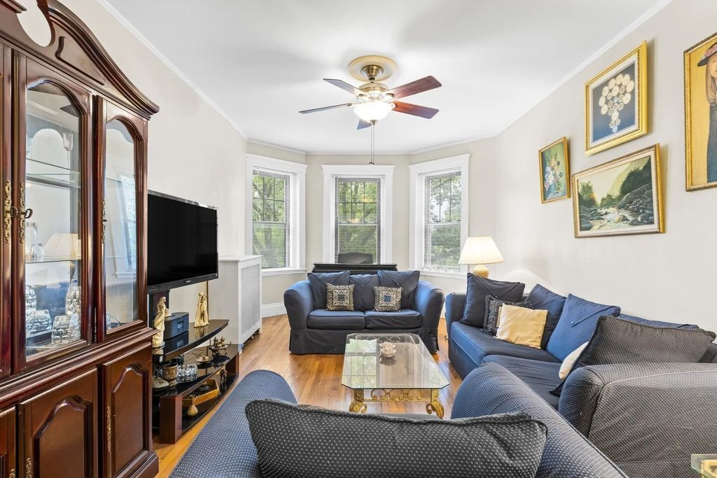 384 Riverway #4, Boston