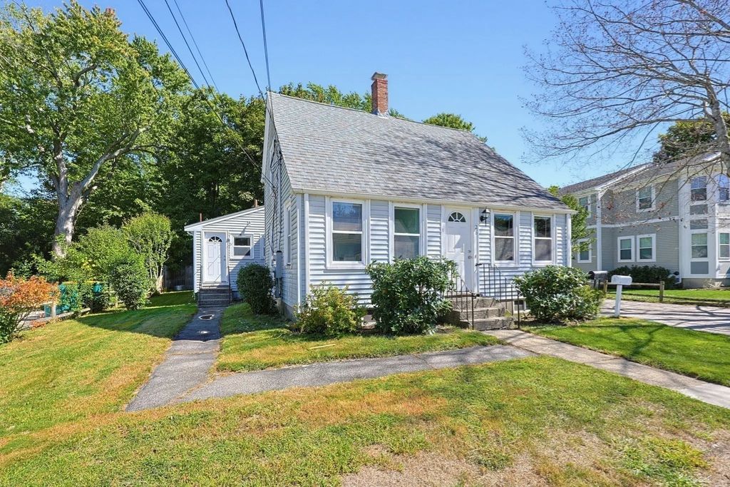 28 Monroe St, Norwood