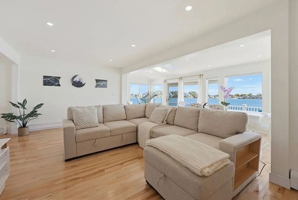 57 Edgewater Rd, Hull