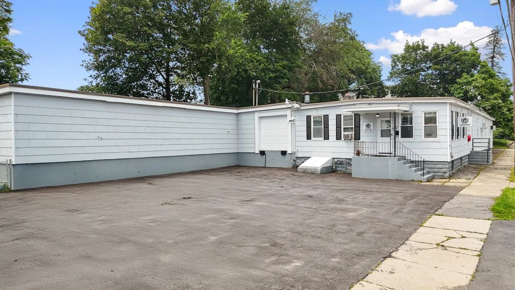 22 Laurel St, Leominster