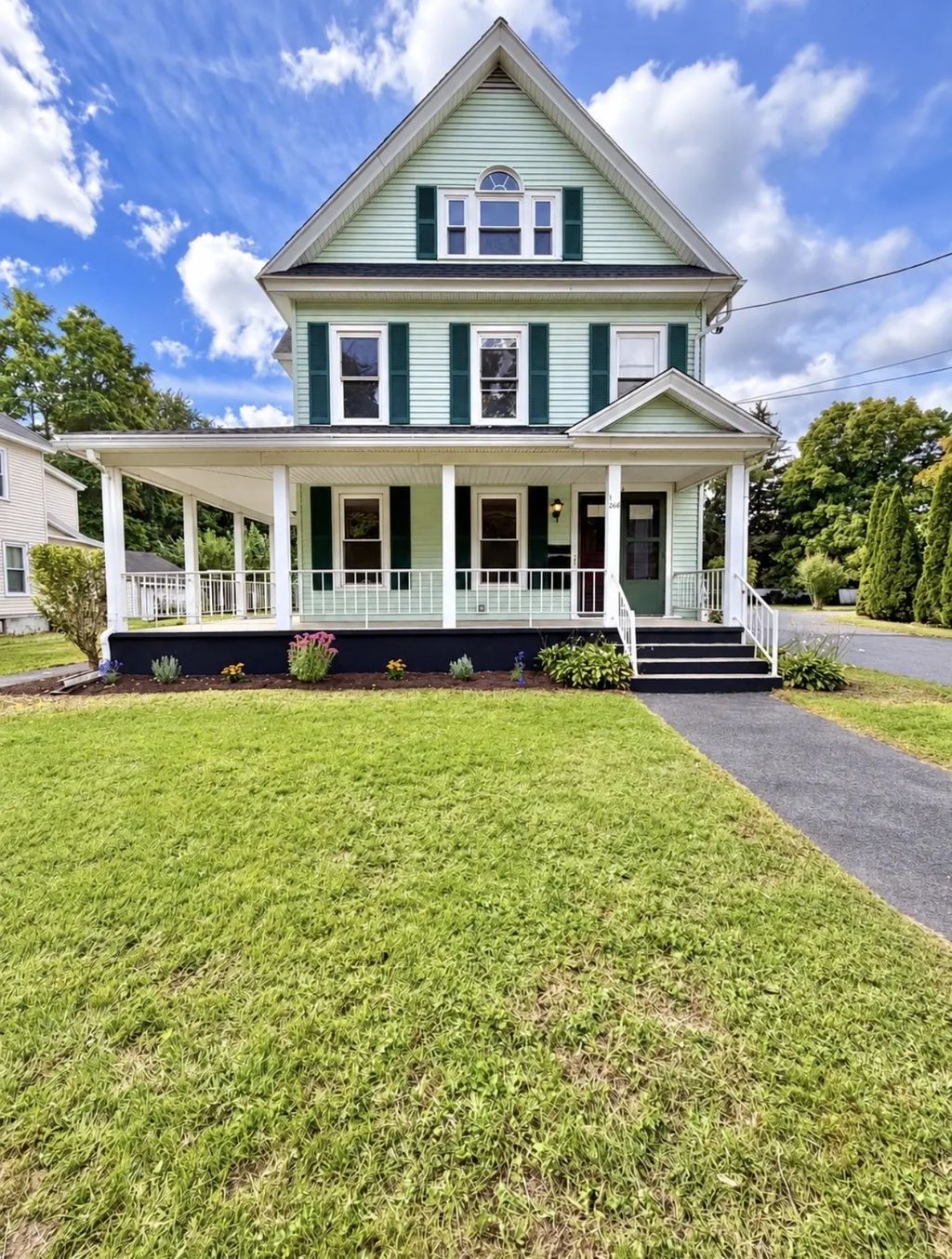 1266 South Main St, Palmer