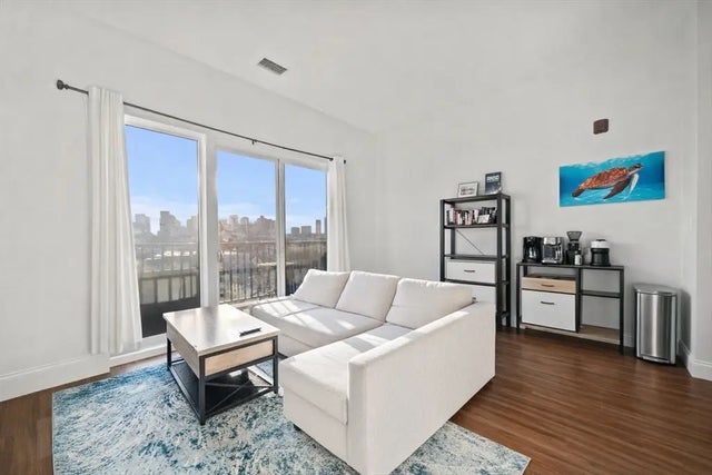 205 Maverick Street #507, Boston