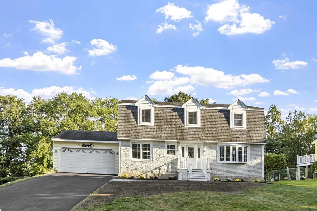 41 Riverview Ave, Methuen