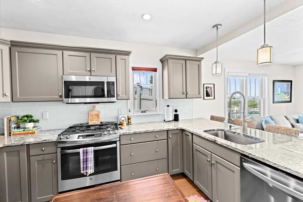 7 Sever St #2, Plymouth