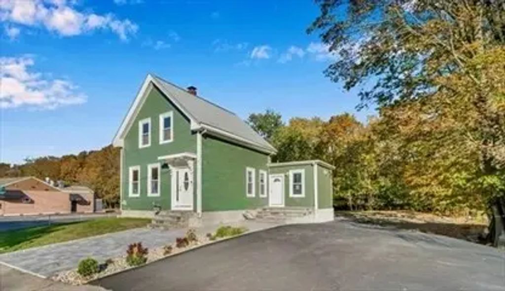 1297 Pleasant St, Weymouth