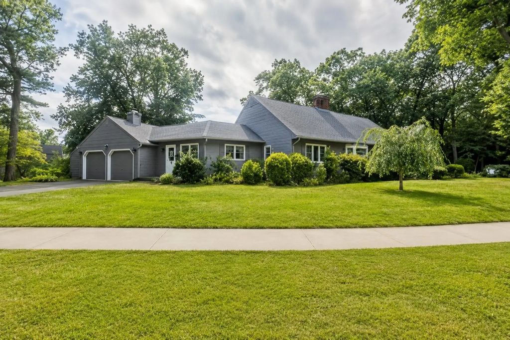 7 Woodland Rd, Westfield