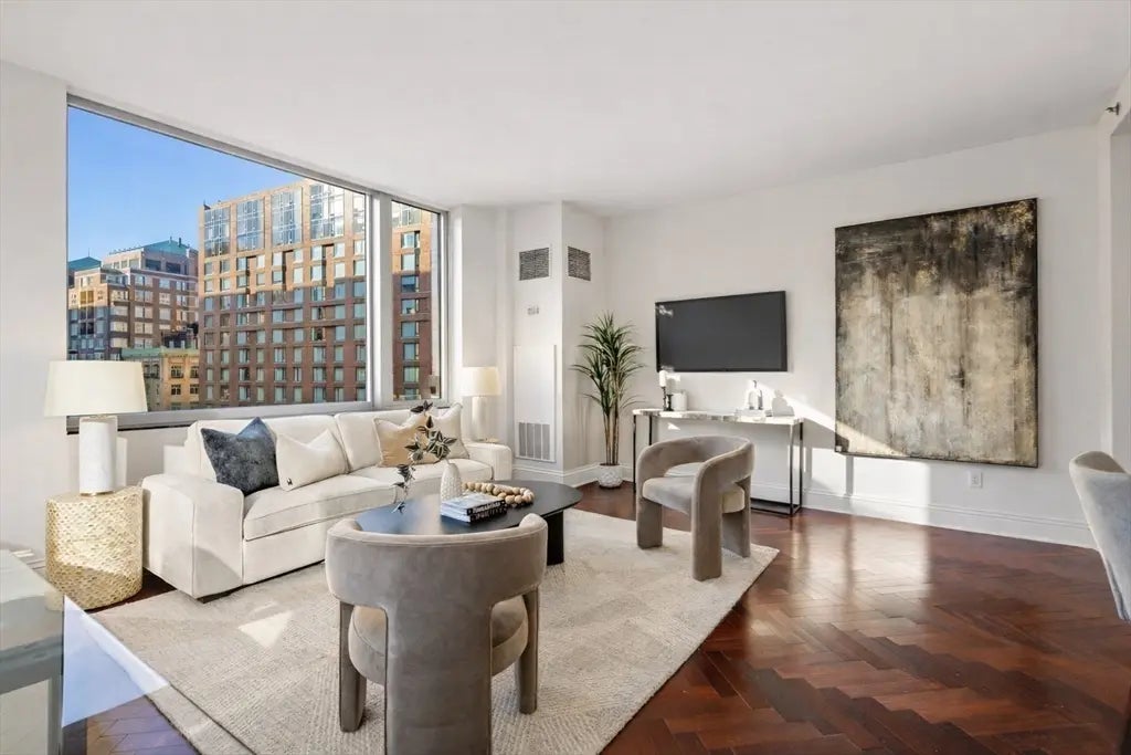 1 Charles St S #6-a, Boston