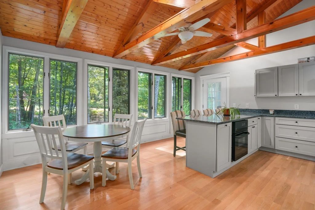 86 Breakneck Rd, Sturbridge