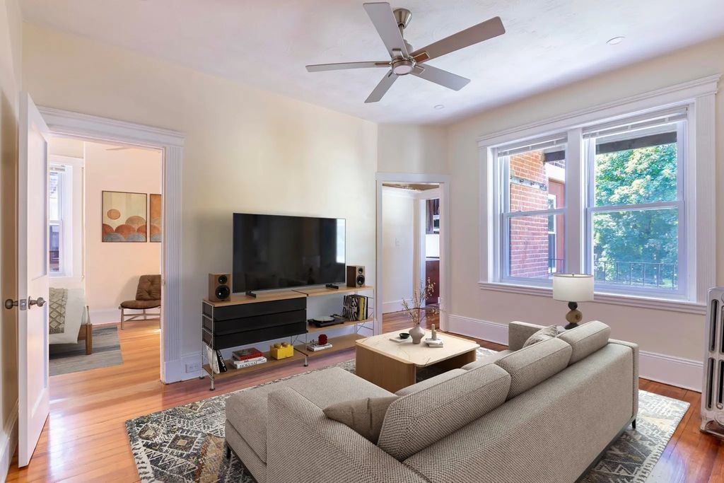 94 Hutchings #4, Boston