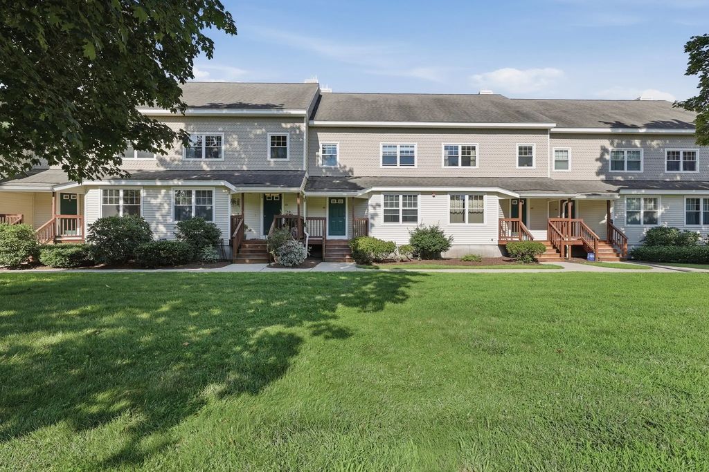 6 Mayberry Drive #e, Westborough