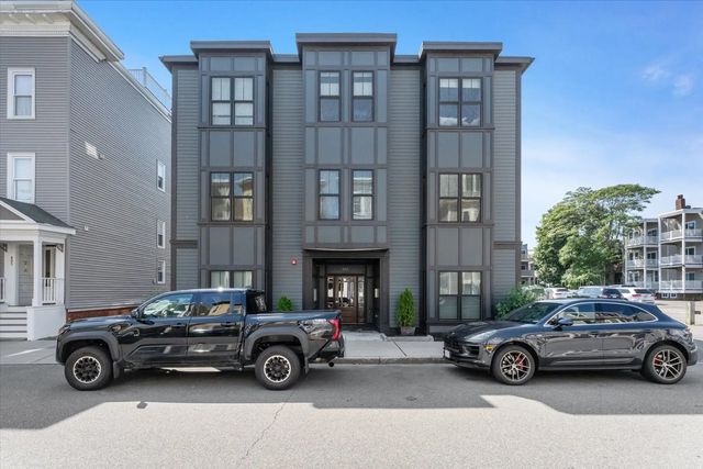 861 E 2nd St #3, Boston