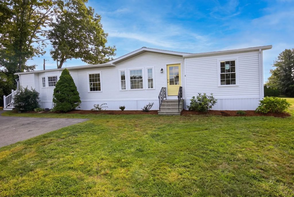 6 Emerald Pl, Raynham