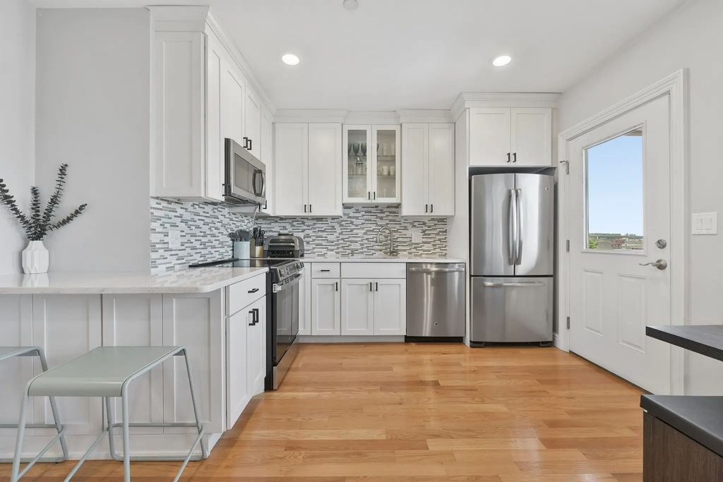 214-216 E Eagle St #5, Boston