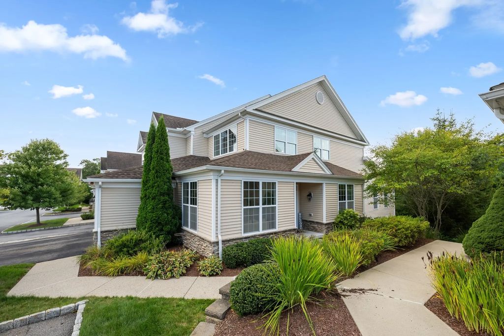 23 Avebury Ln #23, Marlborough