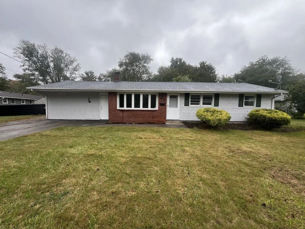 47 Mercedes Rd, Brockton