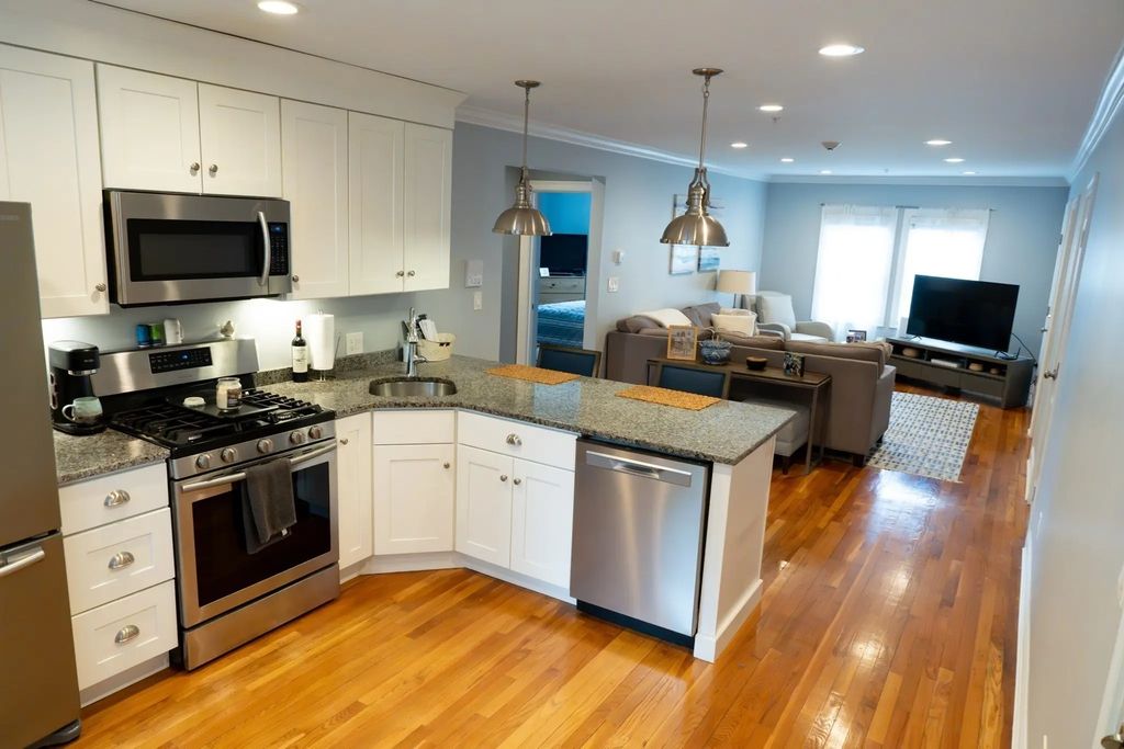 64 Wales St #2, Abington