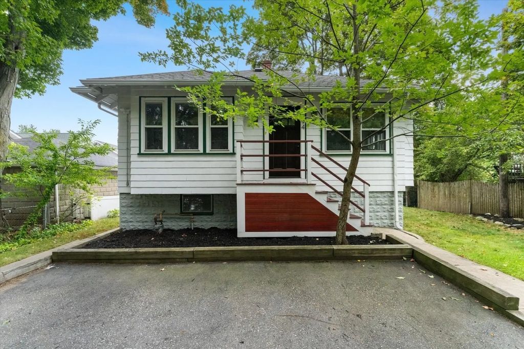 794 Highland Avenue, Medford