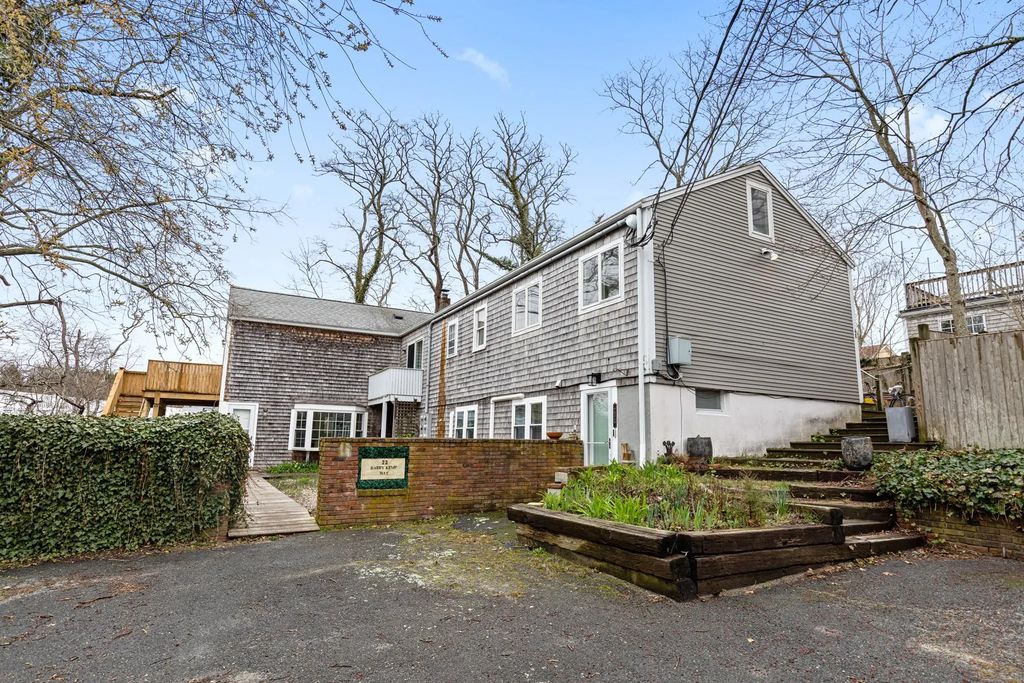 23 Harry Kemp Way #a, Provincetown