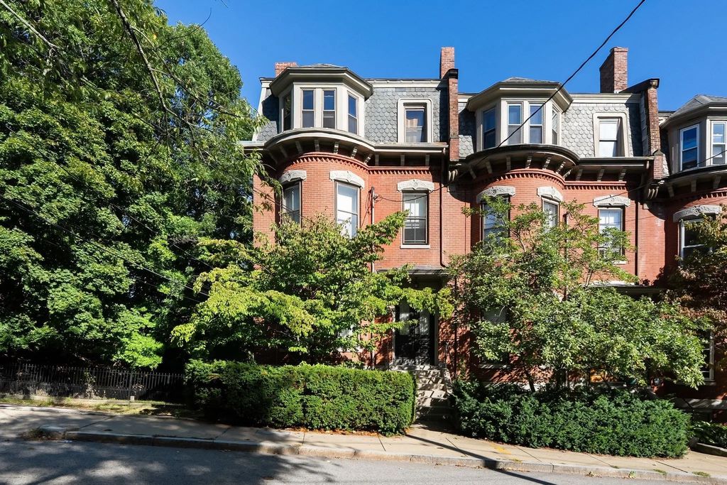 26 Everett St #1, Boston