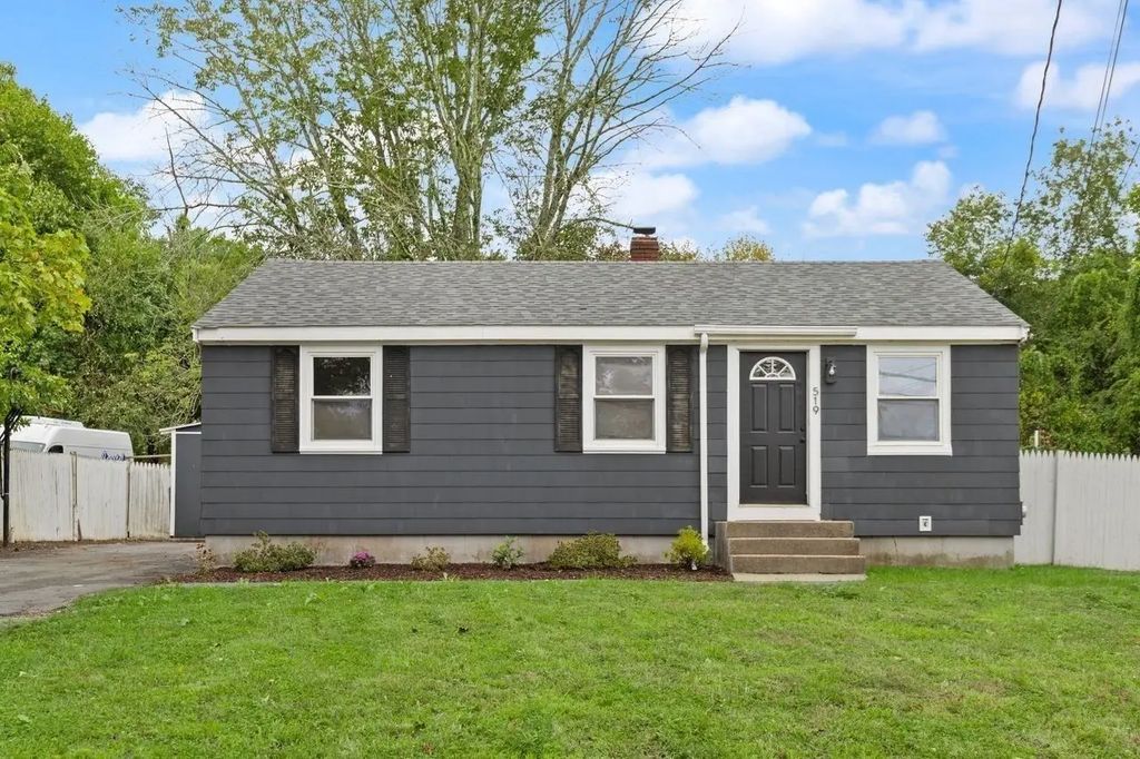 519 Turnpike St, Easton