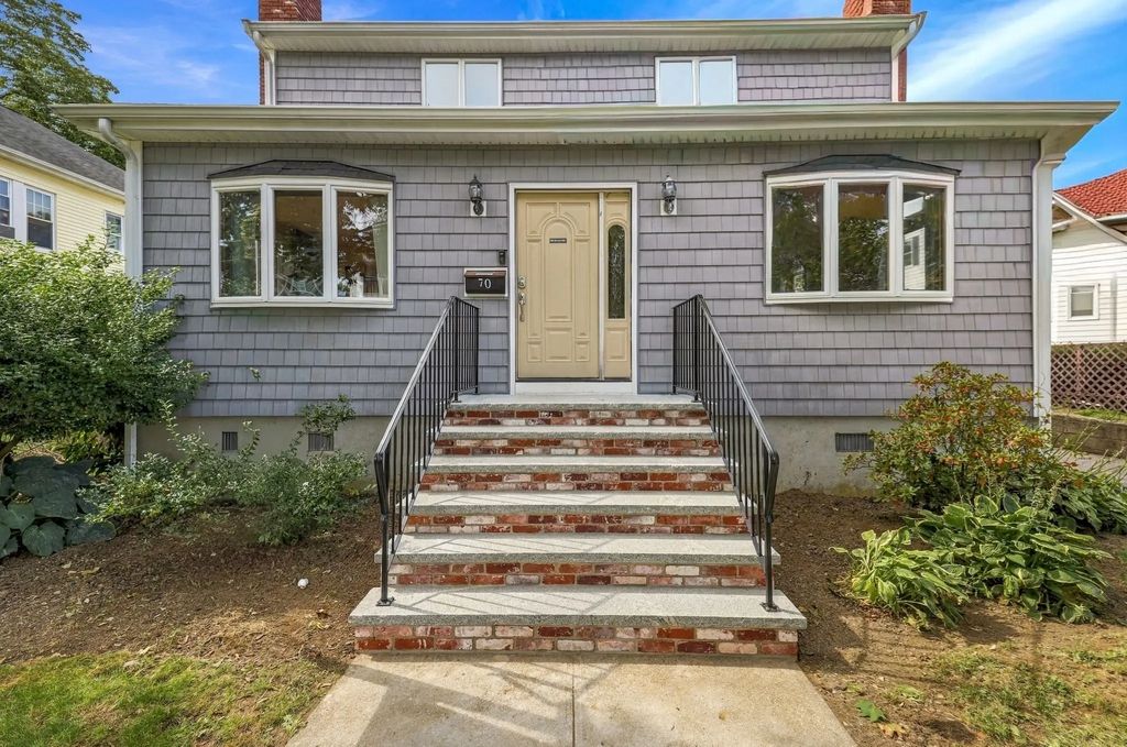 70 Hovey St, Watertown