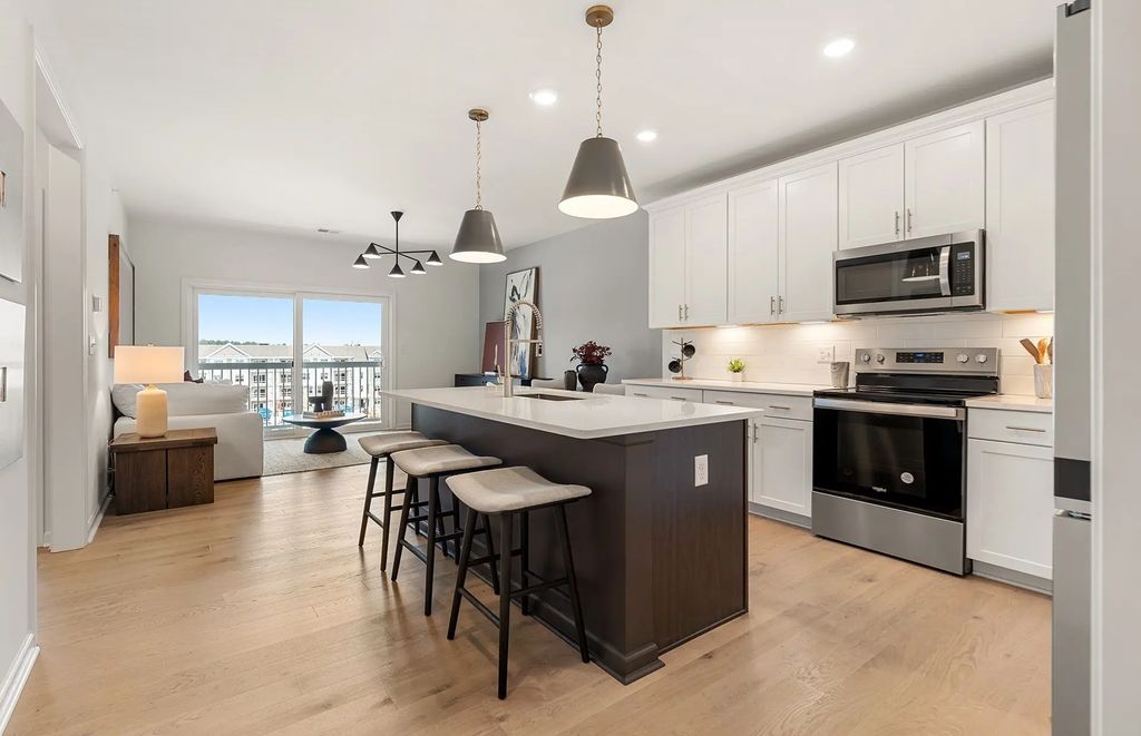 141 East Point Drive #211, East Providence