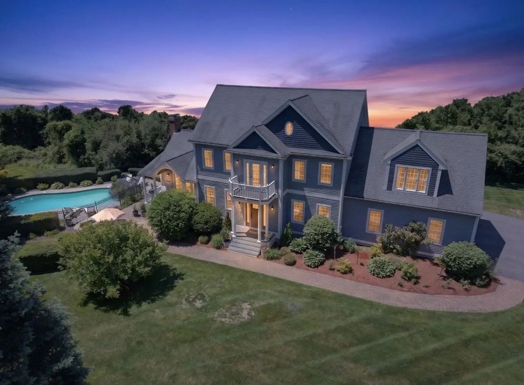 2 Watkins Ln, Southborough