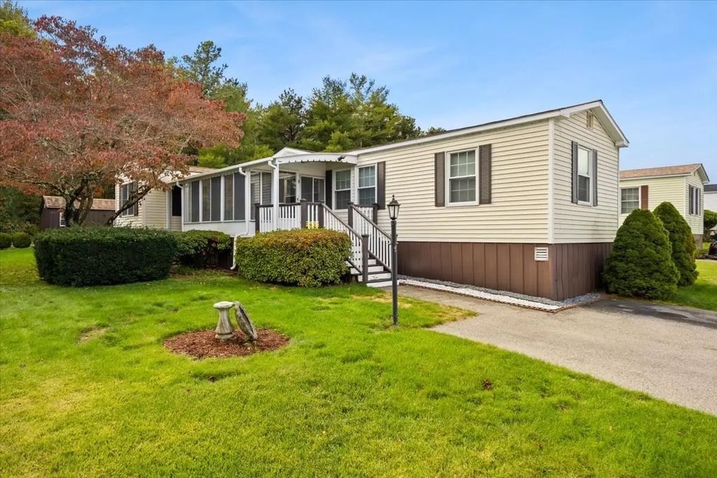 8 Narranganset Drive, Plymouth