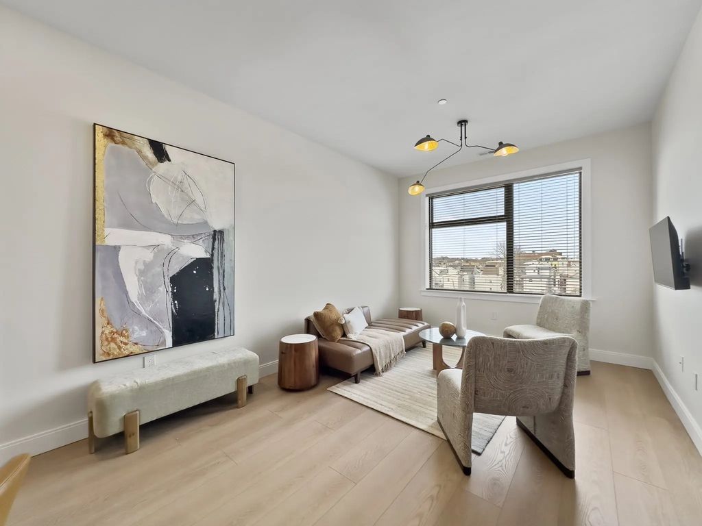 123 Essex #303, Lawrence