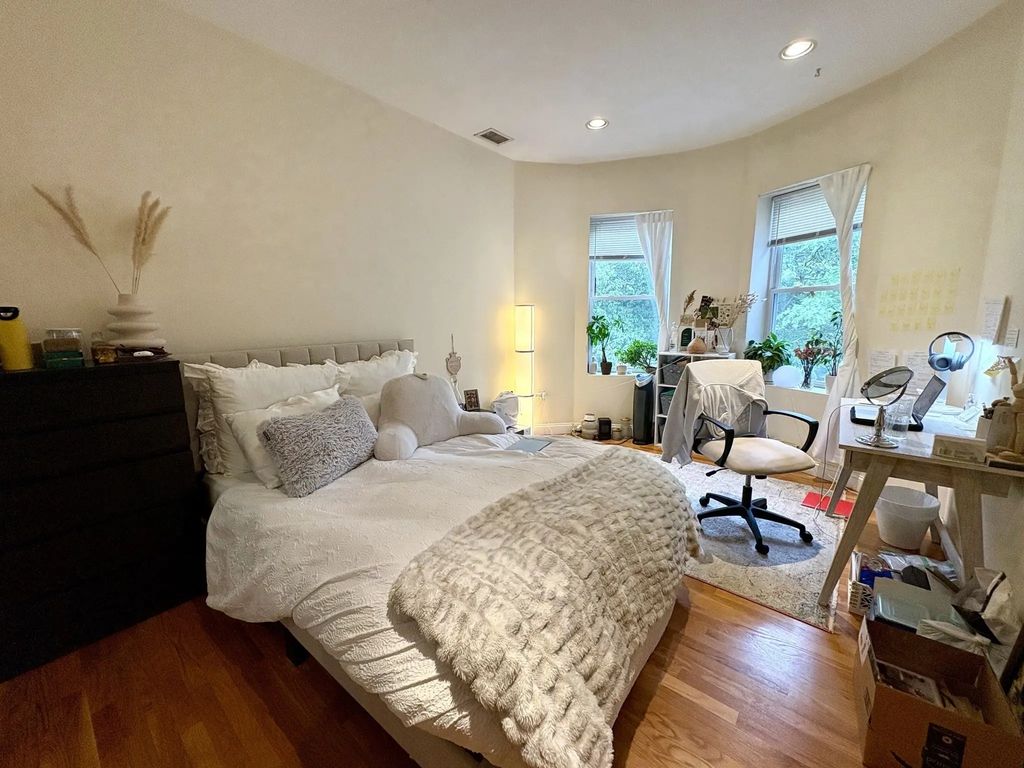 1801 Beacon St #4, Brookline
