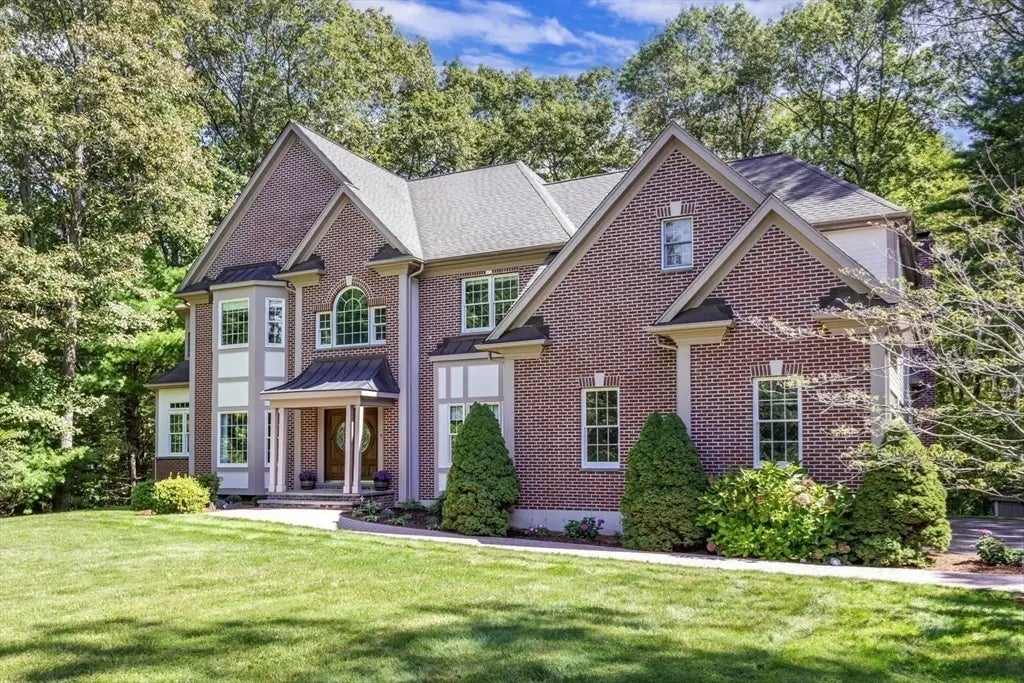 13 Hemlock Lane, Franklin