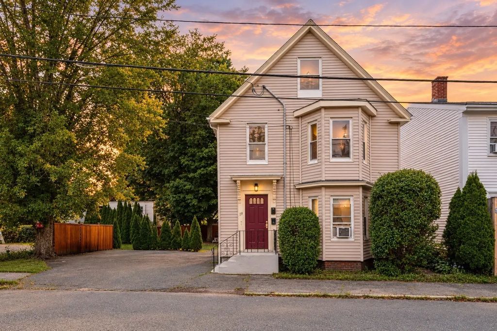 19 Charnock St #2, Beverly