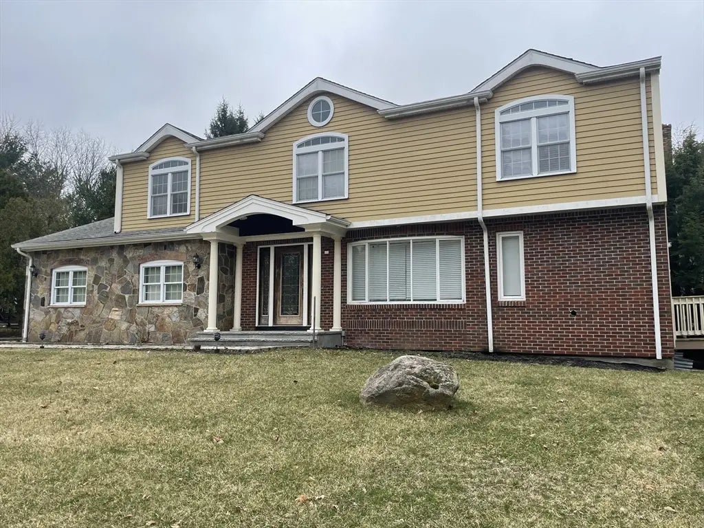 243 Weatherbee Dr, Westwood