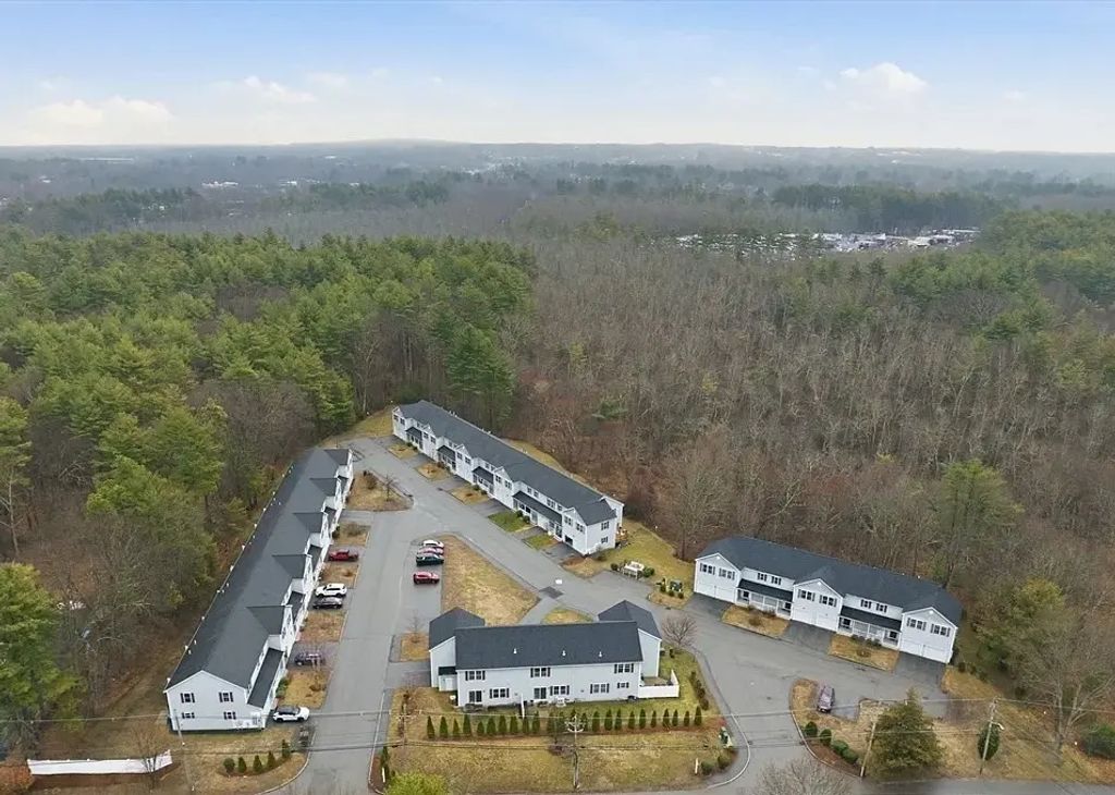 90 Rangeway Rd #303, Billerica