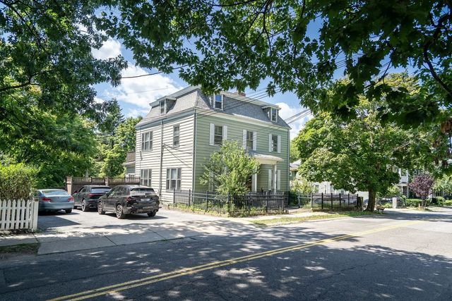 128 Summer St, Watertown