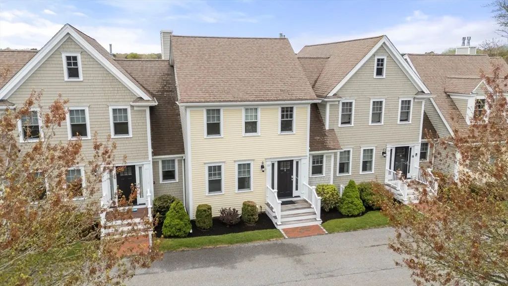 1068 Main St #1068, Chatham