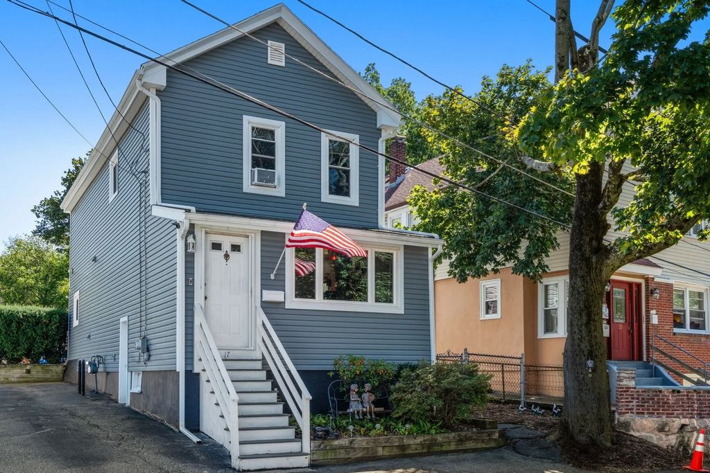 17 Cobb Street, Medford