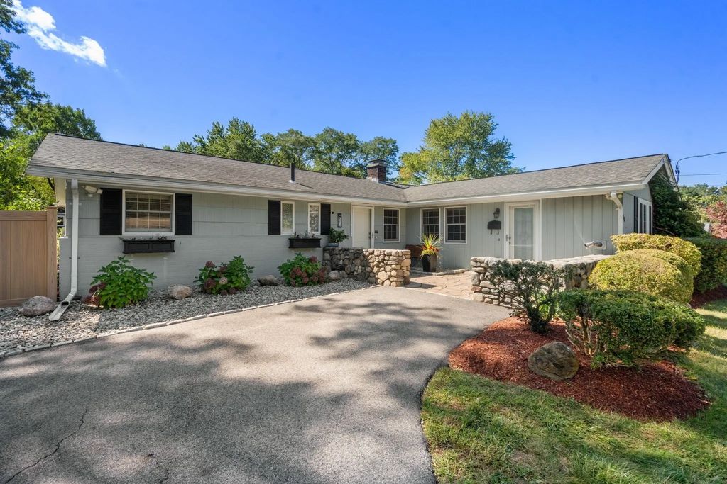 60 Eaton Rd, Framingham
