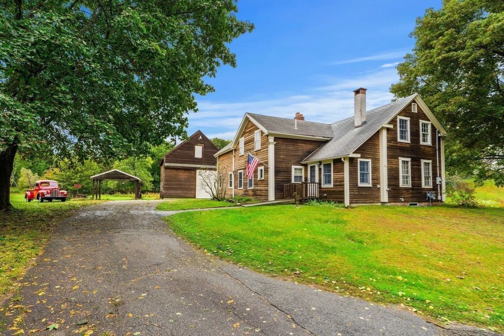 55 Garrison St, Groveland