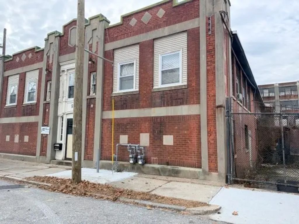 93 Hazel St, Woonsocket