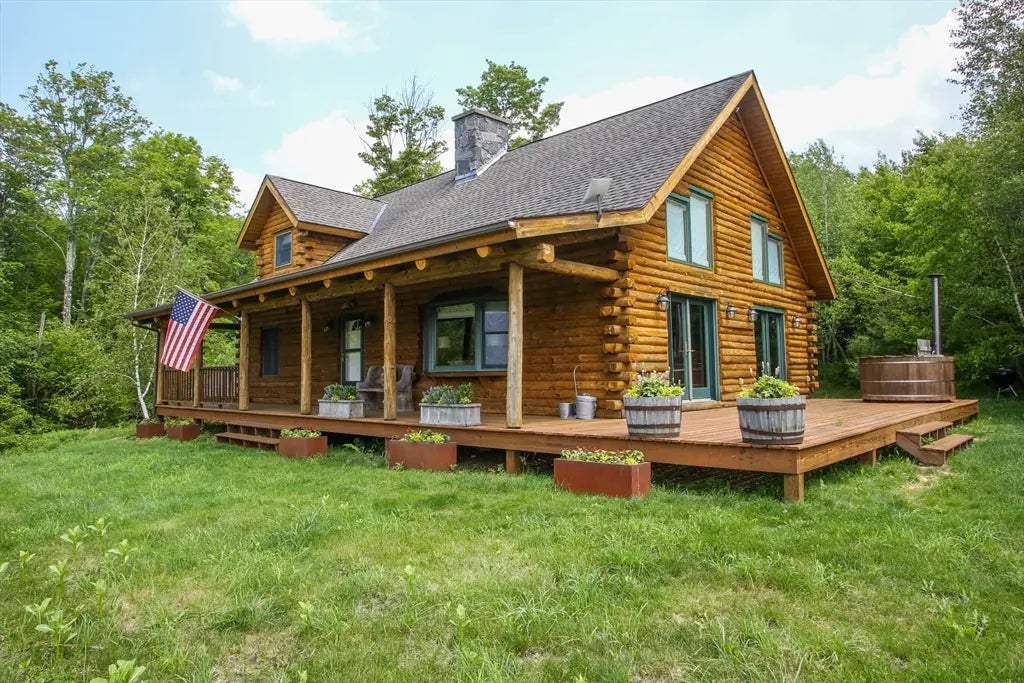 15 Stephanie Ln, Peru