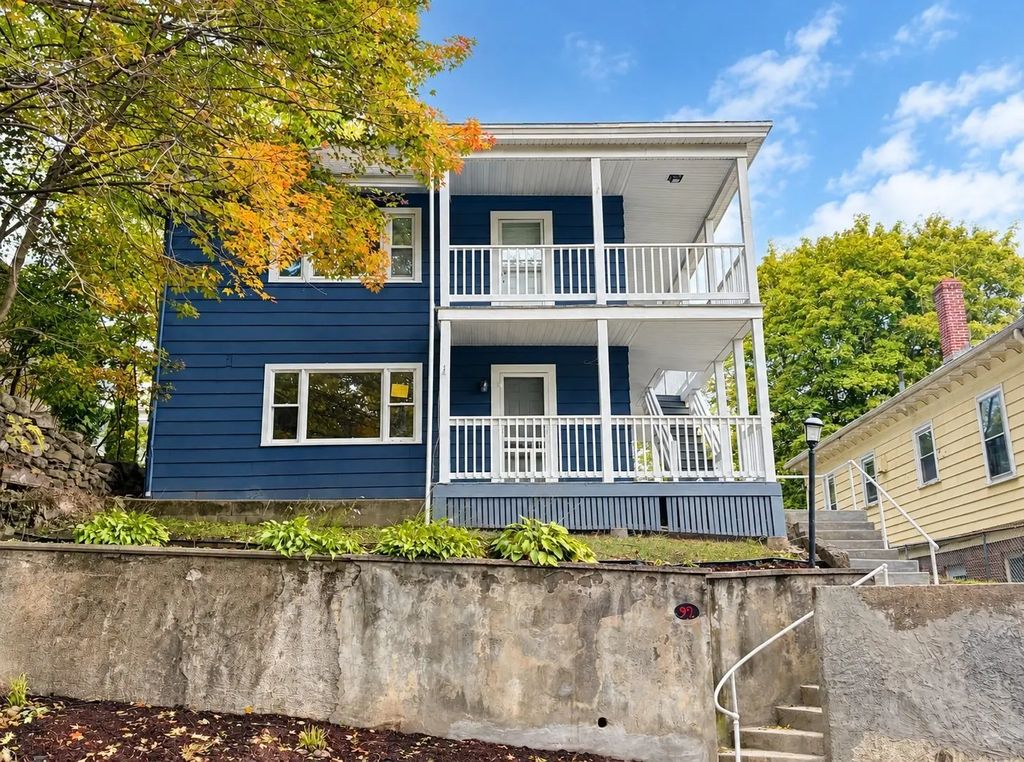 92 Dresser St, Southbridge