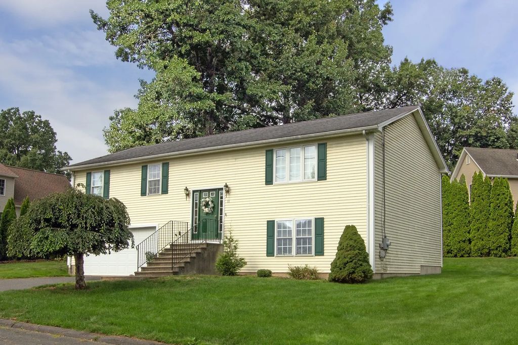 11 Dale St, East Longmeadow