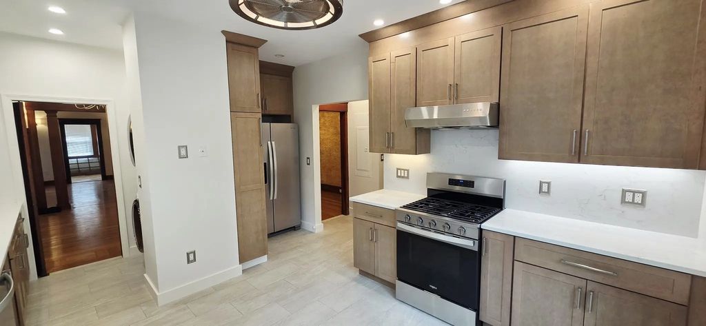 102-104 Bayswater St #104, Boston