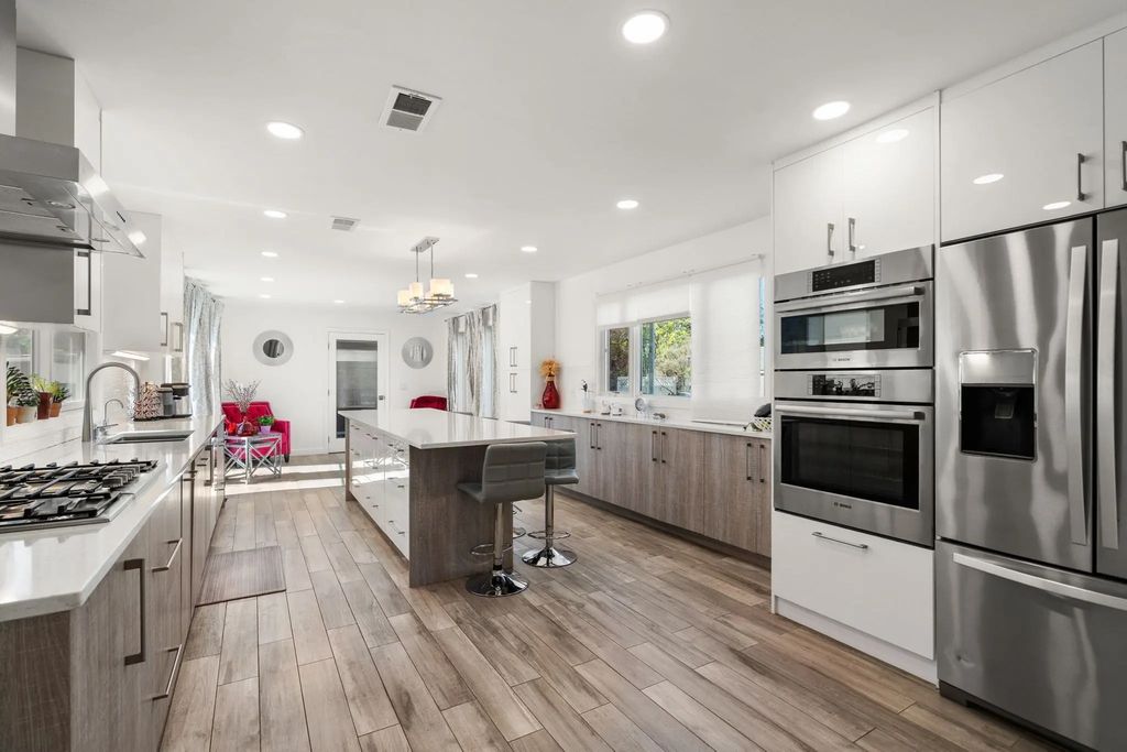 581 California, Newton