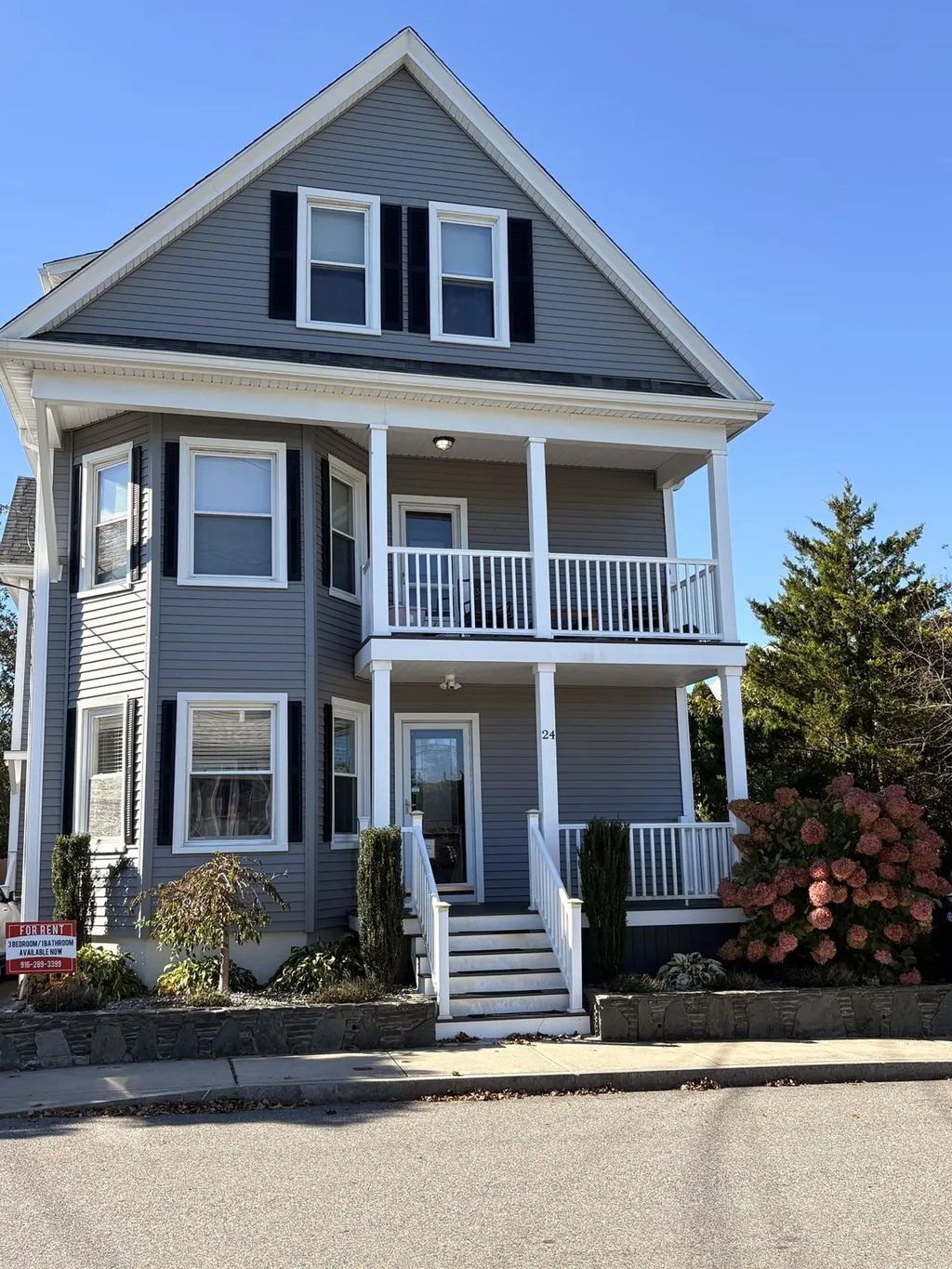 24 Potter St #3, Dartmouth