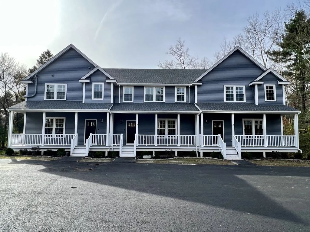 1617 Plymouth St #3, East Bridgewater