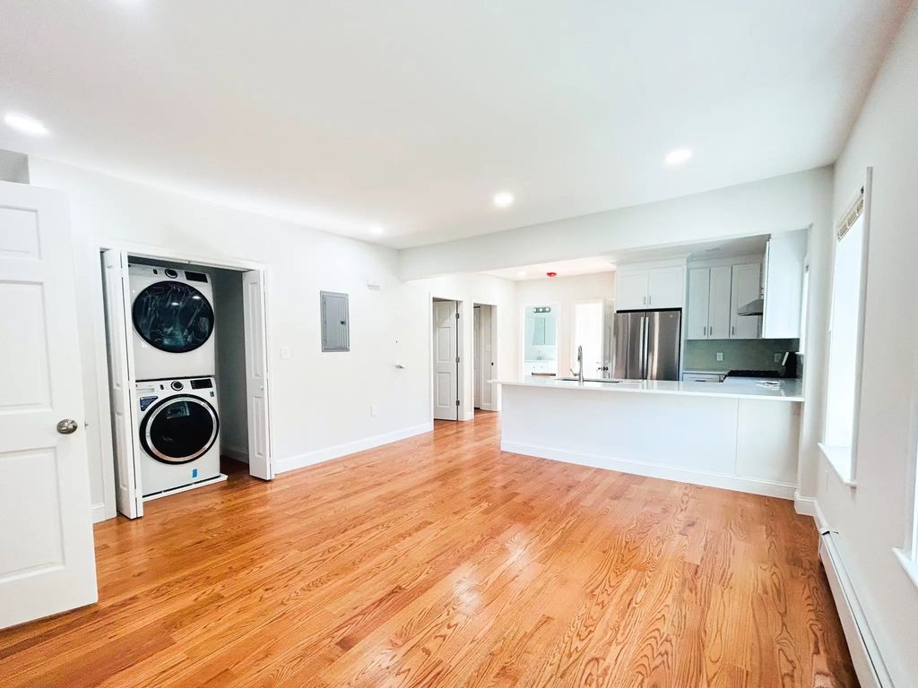 27 Waverly St #1, Boston